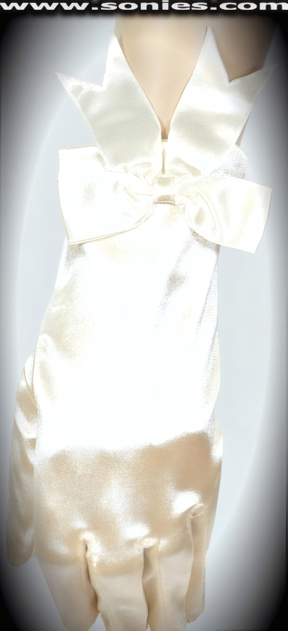 Delight any audience in these irresistibly crafted Acca wrist length satin Lycra gloves with large satin bow on cuff detail finish (15% Lycra, 85% Nylon). It pairs beautifully with any number of vestures. This style is perfect for formal, bridal, prom, d�butante and Opera Ball.   Style: MFG-72842A