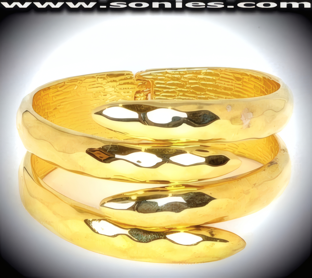 You're sure to get some attention when you appear wearing this Fabulous Hypsilophodon Gold Metal Bracelet with single hinge construction. Designed to Fit all Wrists.   STYLE: SJ-08D